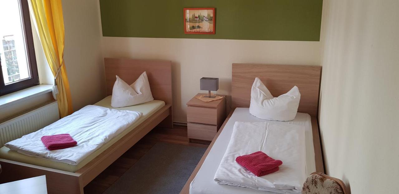 באד פריינוואלדה Hotel-Garni "Zum Loewen" מראה חיצוני תמונה